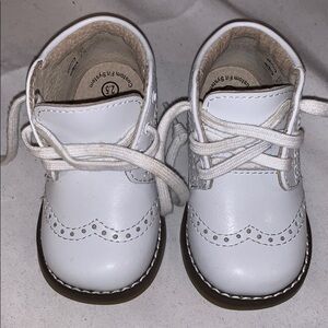 Footmates baby walking shoes medium size 2.5
